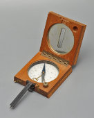 Антикварный военный компас-алидада «Система генерала Пенье» в деревянном корпусе, Франция, 1897 г.