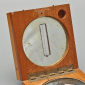 Антикварный военный компас-алидада «Система генерала Пенье» в деревянном корпусе, Франция, 1897 г.