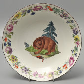 Антикварная глубокая тарелка, блюдо с цветочным декором по борту «Медведь», Мейсен, Германия, 18 в.