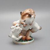 Статуэтка «Заяц во хмелю» (Лев и заяц), скульптор Воробьев Б. Я., фарфор ЛФЗ, 1950-60 гг.