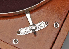 Винтажный патефон-чемоданчик «Дружба» в деревянном корпусе, модель ПГ-54, Артель «Граммофон», Ленинград, кон. 1950-х 