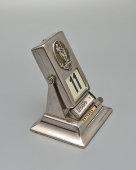 Советский «вечный» настольный перекидной календарь «Самсон раздирающий пасть льву», Ленинград, 1960-80 гг.