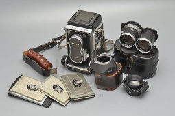 Двухобъективный зеркальный фотоаппарат среднего формата «Mamiya C3» (Мамия) с комплектом аксессуаров, Япония, 1960-е