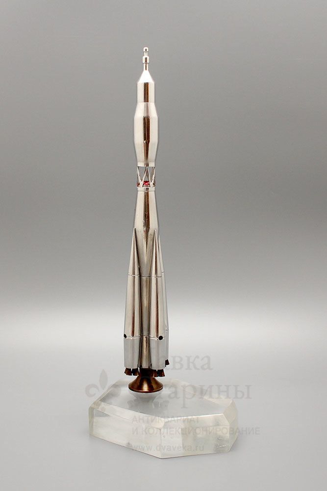 Купить сувенирную модель ракеты-носителя «Союз», металл, оргстекло.