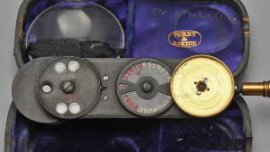 Старинный офтальмоскоп Мортона в оригинальном футляре, компания Curry&Paxton, Англия, кон. 19, нач. 20 вв.