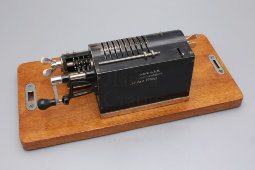 Старинный арифмометр «Thales», серия 3368, Ландау, Германия, 1920-е