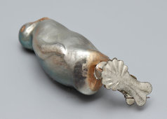 Советская ёлочная игрушка «Пингвин перламутровый», стекло, Москва, 1950-е