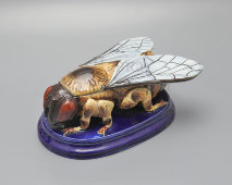 Старинная масленка «Пчела», фаянс, Тов-во М. С. Кузнецова, кон. 19 в.