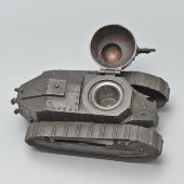 Старинная чернильница времен Первой мировой войны «Танк Renault FT-17», металл, стекло, Франция, 1910-20 гг.