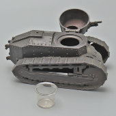 Старинная чернильница времен Первой мировой войны «Танк Renault FT-17», металл, стекло, Франция, 1910-20 гг.