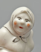 Статуэтка «Попадья»​, скульптор Данько Н. Я., фарфор ЛФЗ, 1930-е