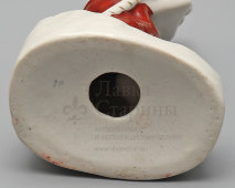 Статуэтка «Юный лыжник», скульптор Голембовская (Болзан) С. В., фарфор, Полонский ЗХК, 1956-73 гг.