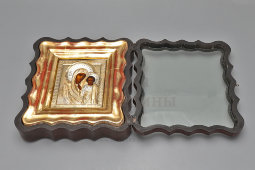 Небольшая антикварная икона Казанской Божией Матери на дереве в окладе, Россия, 19 в.