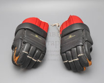 Старые хоккейные краги, экипировка, перчатки хоккеиста, кожа, Главспортпром, СССР, 1970-80 гг.