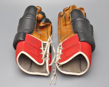 Старые хоккейные краги, экипировка, перчатки хоккеиста, кожа, Главспортпром, СССР, 1970-80 гг.