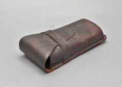 Старинный набор для инъекций, ветеринарный шприц с двумя иглами, футляр и кожаный чехол, компания Hauptner, Германия, кон. 19, нач. 20 вв.