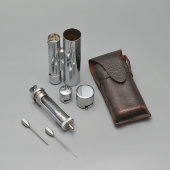 Старинный набор для инъекций, ветеринарный шприц с двумя иглами, футляр и кожаный чехол, компания Hauptner, Германия, кон. 19, нач. 20 вв.