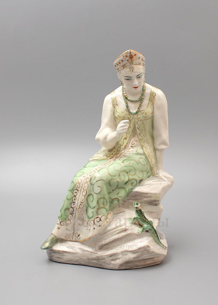 Статуэтка "Дары хозяйки медной горы", фарфор, роспись, Дулевский фарфоровый заво