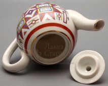Маленький заварочный чайник с геометрическим рисунком, художник Филиппов Б., Песочное, 1937 г.