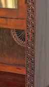 Шкаф-буфет с растительным орнаментом, дерево, резьба, по эскизам Давыдовой Н. Я., Абрамцево, 1910-е