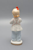 Статуэтка «Первосчет», скульптор Г. С. Столбова, фарфор, ЛФЗ, 1950-е