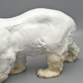 Большая скульптура «Редчайший белый медведь идущий», фаянс, Тов-во М. С. Кузнецова, к. 19, н. 20 в. 