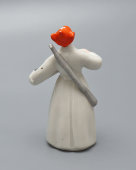 Статуэтка «Орленок» (Гармонист), скульптор Бобик Н. Ф., фарфор, Полонский завод, 1950-60 гг.