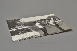 Старое фото «Работа ГАИ: инспектор и автомобилист», фотобумага, СССР, 1970-80 гг.