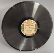 Таиса Савва «Танго соловья» (художественный свист) и «Романтическое танго», Рижский завод, 1950-е