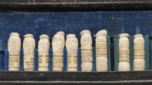 Старинная карманная аптечка доктора Роберта Д. Снайдера с аммиачными ингаляторами, Европа, кон. 19, нач. 20 вв.