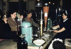 Винтажный  набор для торговли газированной водой, соками и лимонадом «Колбы-конусы СК-3», СССР, 1980-е гг.