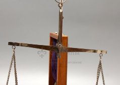 Сборные карманные аптекарские весы на основании коробки-футляра, Европа для России, н. 20 в.