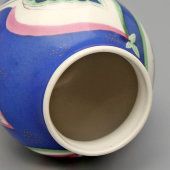 Декоративная фарфоровая ваза с растительной росписью, ЛФЗ, юбилейное клеймо 1937 г.