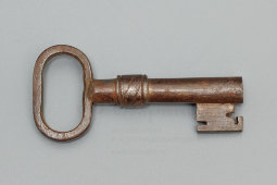 Старинный амбарный ключ с овальным ушком, Россия, 19 в.