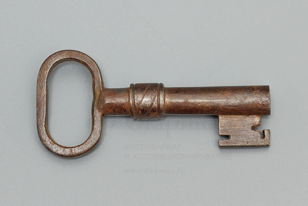 Купить старинный амбарный ключ с овальным ушком, Россия, 19 в.
