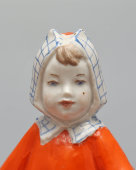 Статуэтка «Зима» в редкой росписи, скульптор Бржезицкая А. Д., фарфор, Дулево, 1952 г.