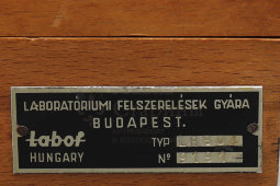 Набор разновесов в футляре для лаборатории, завод лабораторного оборудования​ Labof​, Будапешт, Венгрия, 1950-60 гг.