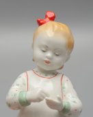 Фигурка «Первосчет», скульптор Столбова Г. С., художник Лупанова Е. Н., фарфор, ЛФЗ, 1950-е