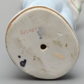 Фигурка «Первосчет», скульптор Столбова Г. С., художник Лупанова Е. Н., фарфор, ЛФЗ, 1950-е