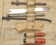 Старинный дорожный медицинский набор​ хирурга в тканевом чехле-рулоне, Карл Борхарт, Москва, до 1917 г.