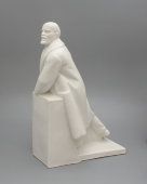 Скульптура «Ленин на трибуне», скульптор М. Г. Манизер, фарфор, ЛФЗ, 1930-е