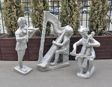 Композиция из больших и легких садово-парковых скульптур «Детский оркестр» (арфа, скрипка и виолончель), алюминий, СССР, 1960-е