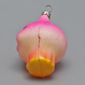 Стеклянная подвесная ёлочная игрушка «Редиска» из набора «Чиполлино», стекло, СССР, 1970-е