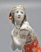 Статуэтка «Балерина Карсавина Т. П. в балете Стравинского И. Ф. «Жар-птица», скульптор Иванов Д. И., ЛФЗ, 1950-60 гг.