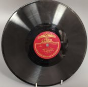 Л. Утесов «Марш» из ф-ма «Весёлые ребята» и «Золотые огоньки». Советская эстрадная пластинка. Апрелевский завод, 1950-е гг.