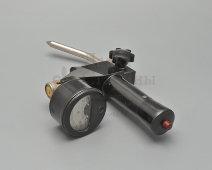 Винтажная нагрузочная вилка для проверки аккумуляторных батарей, карболитовый корпус, деревянный футляр, СССР, 1957 г.