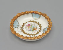 Старинное блюдце с цветочным узором и позолоченным краем, фарфор, латунь, мастерская Йозефа Кубы, Чехословакия, 1970-80 гг.