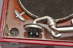 Патефон Viva-tonal Grafonola «Columbia» в корпусе из дерева, модель № 221, Великобритания, Лондон, 1925-27 гг.