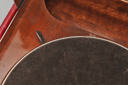 Патефон Viva-tonal Grafonola «Columbia» в корпусе из дерева, модель № 221, Великобритания, Лондон, 1925-27 гг.