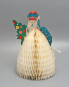 Винтажная объемная ёлочная игрушка, новогоднее украшение «Дед Мороз с ёлкой», СССР, 1950-60 гг.
